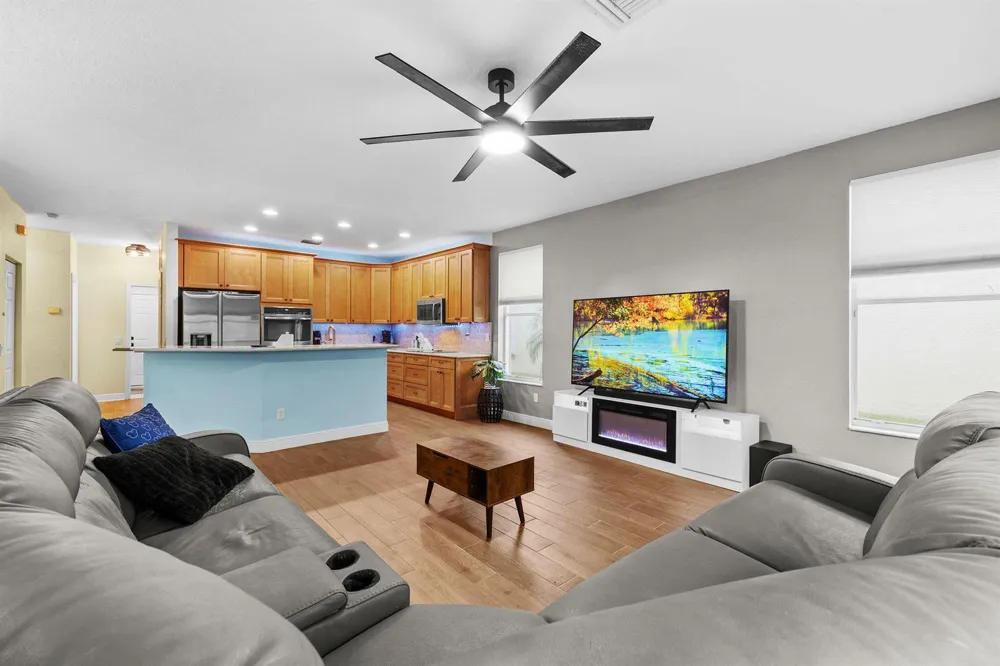 1894 Grey Falcon Circle SW Vero Beach, FL 32962