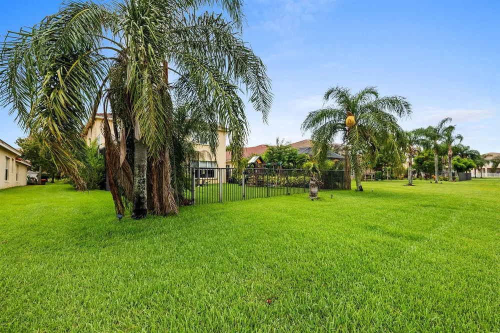 1894 Grey Falcon Circle SW Vero Beach, FL 32962