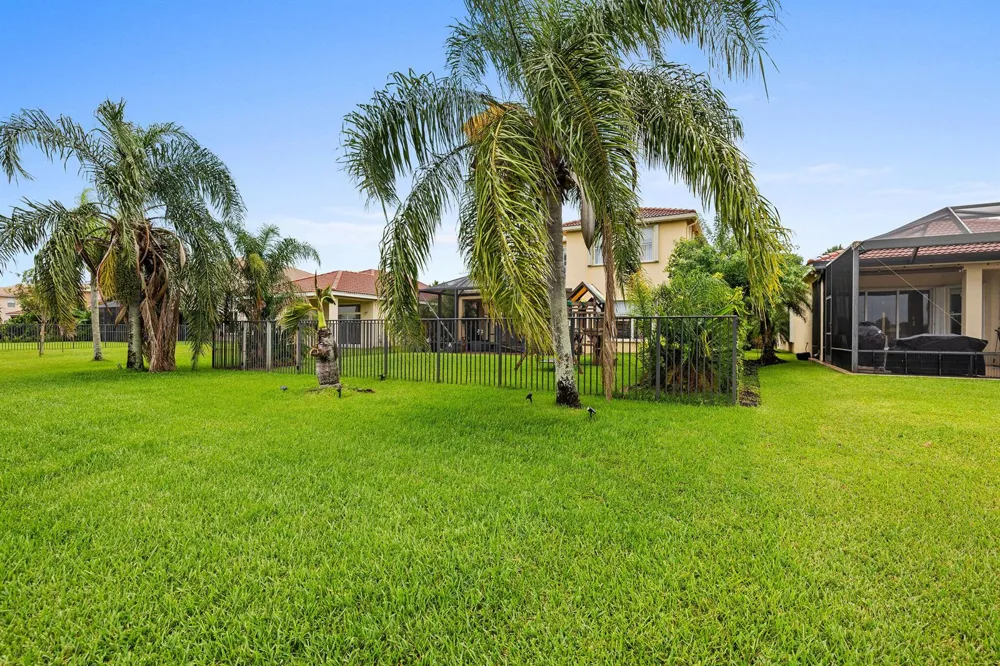 1894 Grey Falcon Circle SW Vero Beach, FL 32962