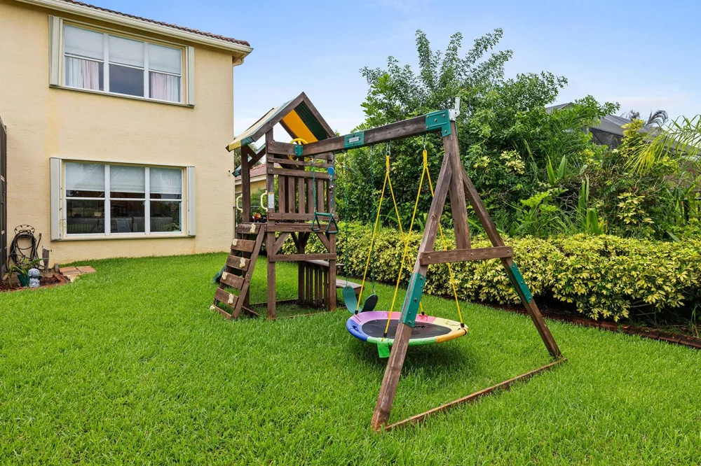 1894 Grey Falcon Circle SW Vero Beach, FL 32962