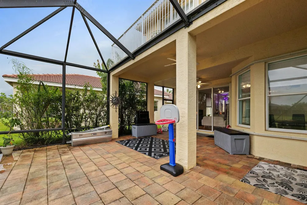 1894 Grey Falcon Circle SW Vero Beach, FL 32962