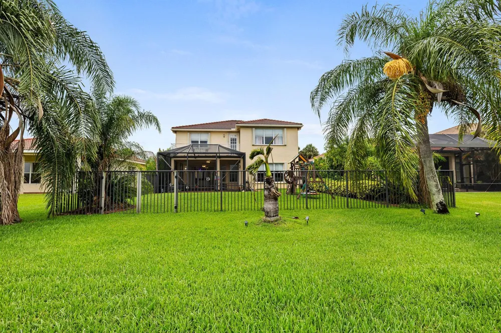 1894 Grey Falcon Circle SW Vero Beach, FL 32962