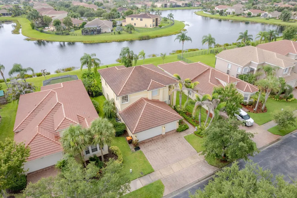 1894 Grey Falcon Circle SW Vero Beach, FL 32962