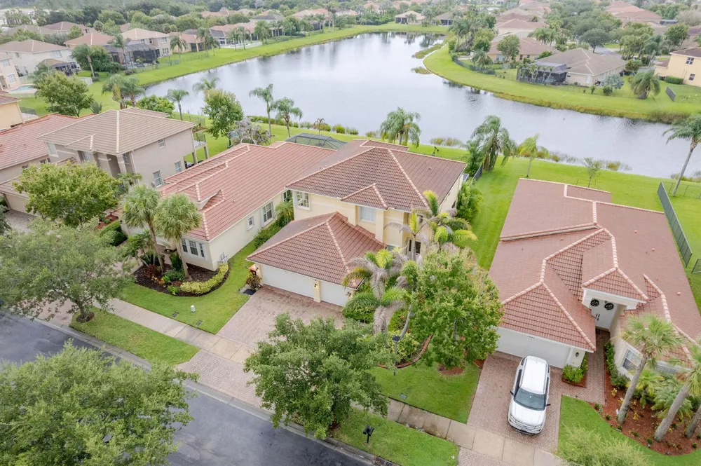 1894 Grey Falcon Circle SW Vero Beach, FL 32962