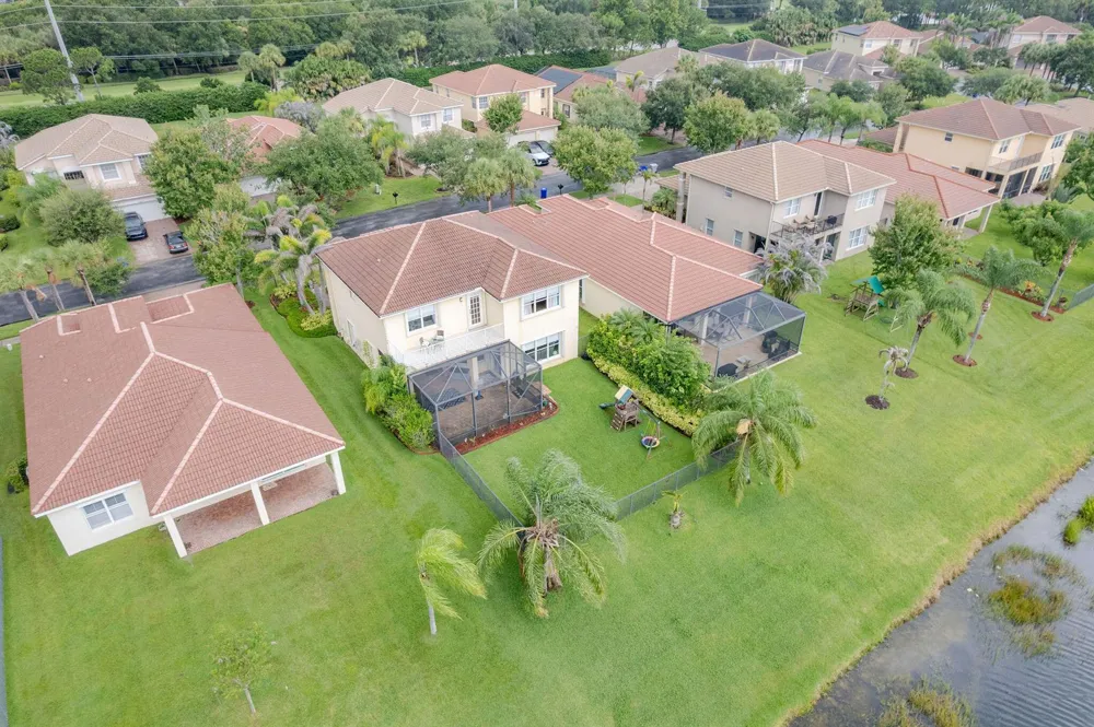 1894 Grey Falcon Circle SW Vero Beach, FL 32962