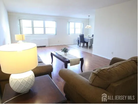 123 S Adelaide Avenue S #2C