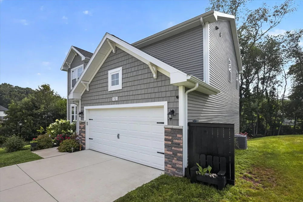 712 Gentry Lane New Carlisle, IN 46552