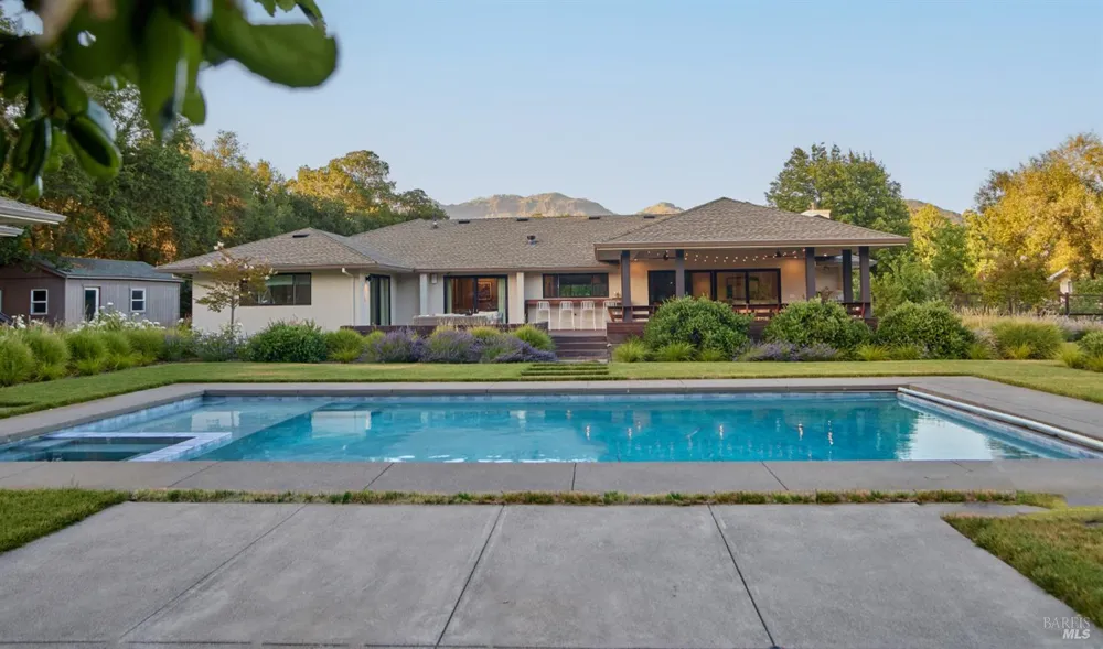 3033 Myrtledale Road Calistoga, CA 94515