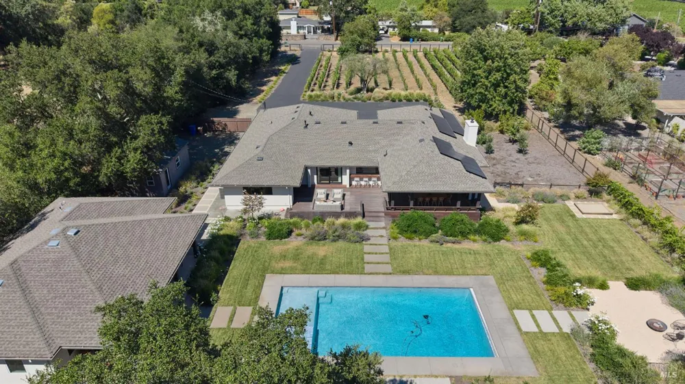 3033 Myrtledale Road Calistoga, CA 94515