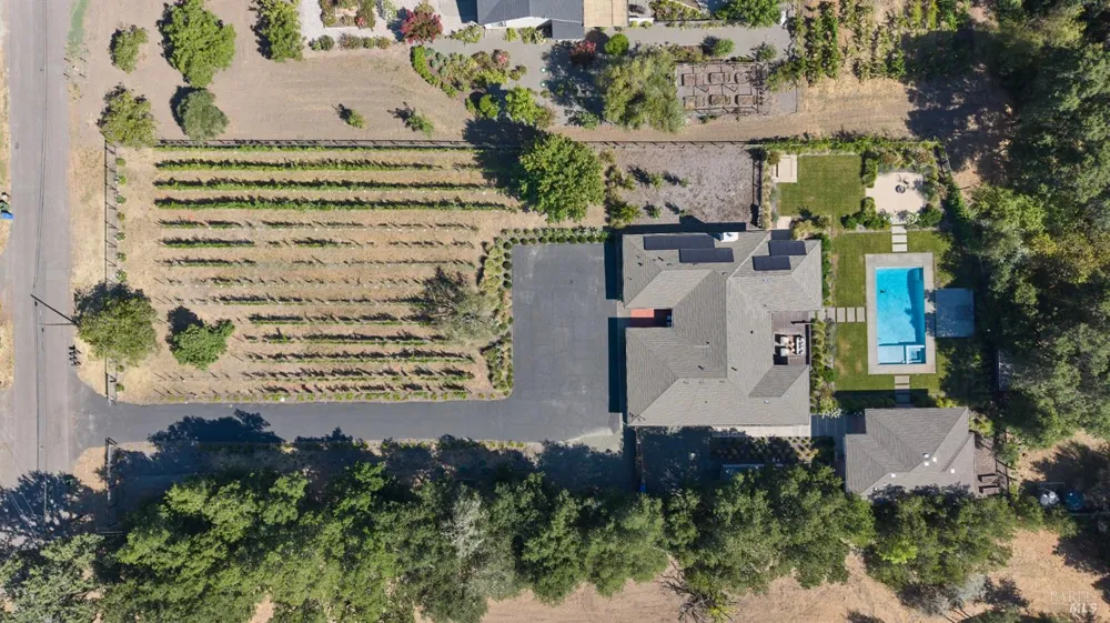 3033 Myrtledale Road Calistoga, CA 94515