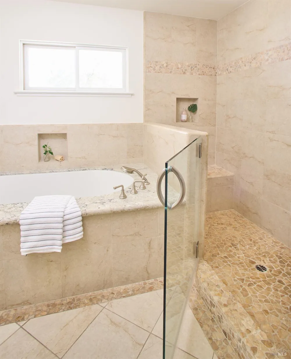 3033 Myrtledale Road Calistoga, CA 94515