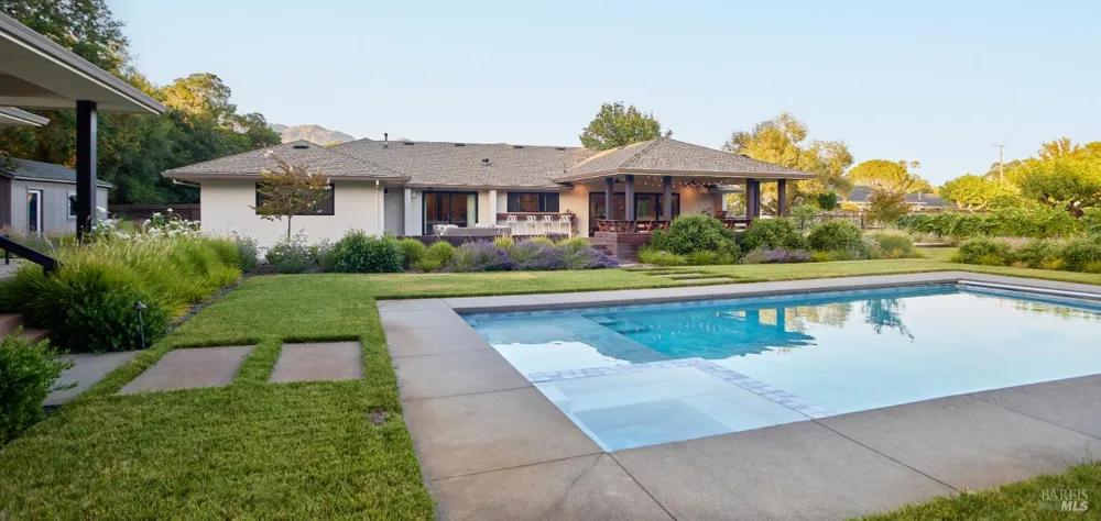 3033 Myrtledale Road Calistoga, CA 94515