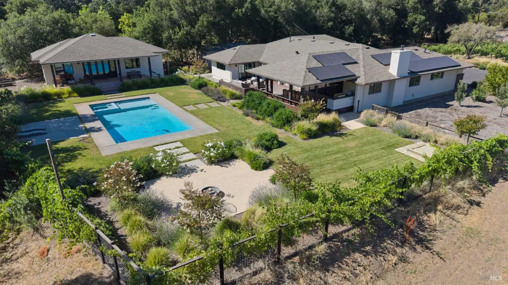 3033 Myrtledale Road Calistoga, CA 94515