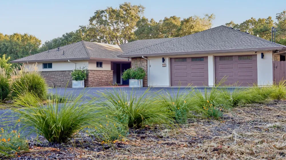 3033 Myrtledale Road Calistoga, CA 94515
