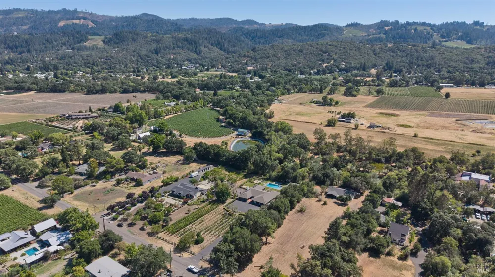 3033 Myrtledale Road Calistoga, CA 94515