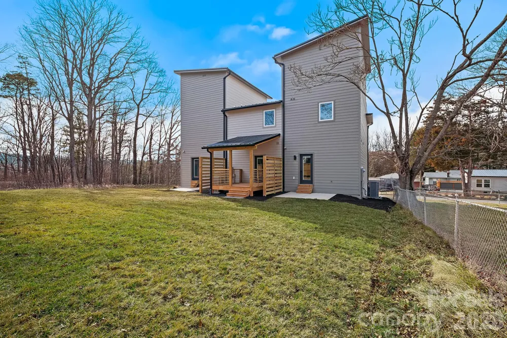 9 Gudger Road Asheville, NC 28806