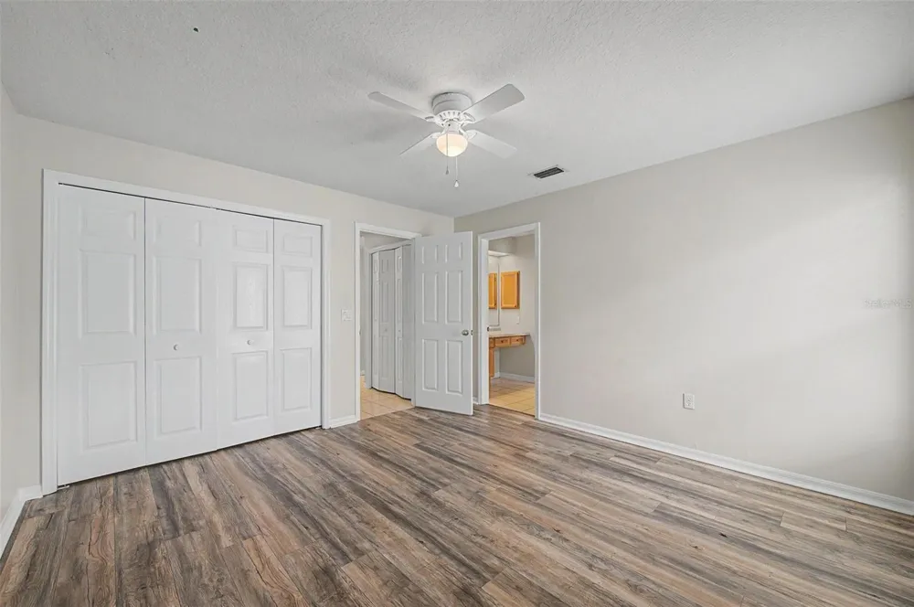 4332 SWIFT CIRCLE Valrico, FL 33596