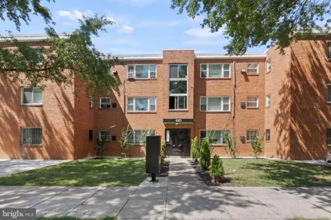 610 57TH STREET NE #102