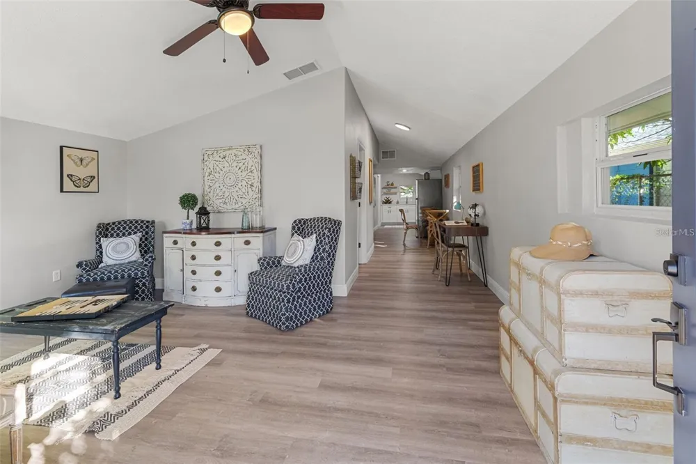1606 E OSBORNE AVENUE Tampa, FL 33610