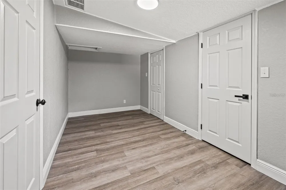 1606 E OSBORNE AVENUE Tampa, FL 33610