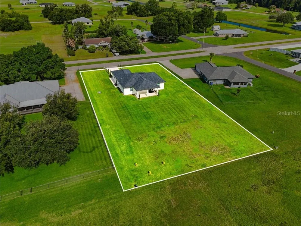 325 MONTE REAL BOULEVARD Sebring, FL 33876