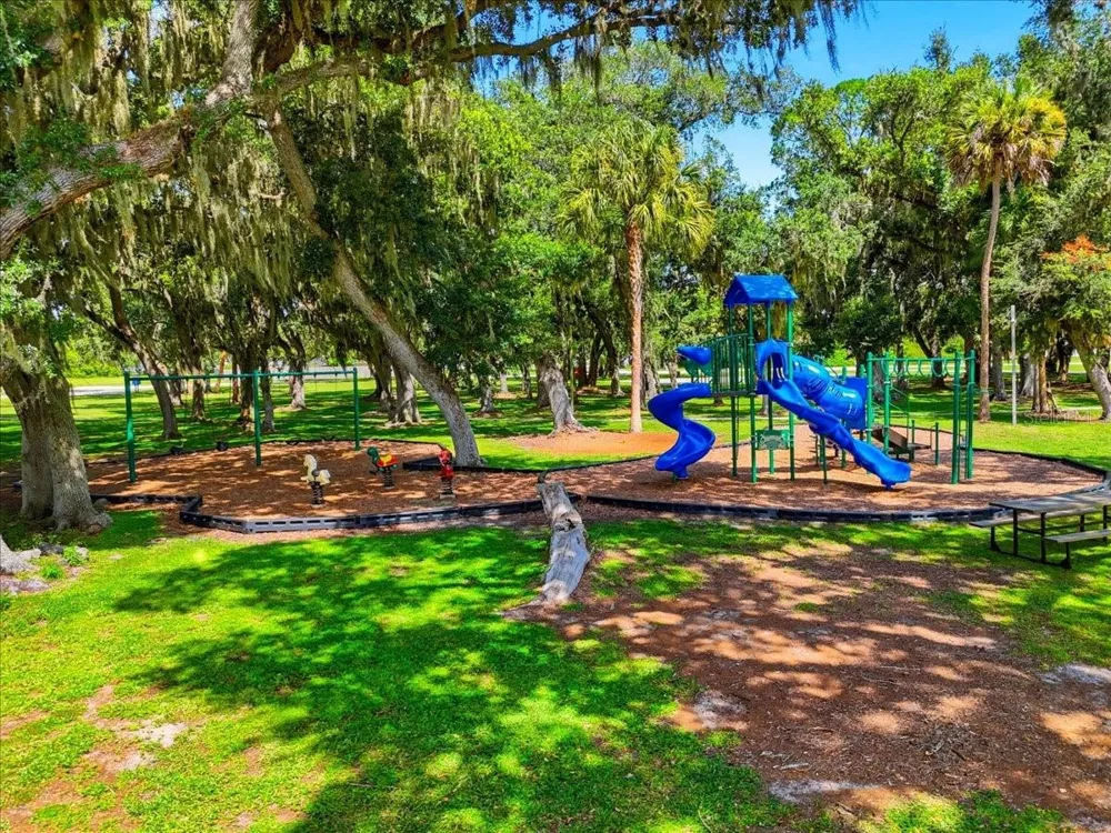 325 MONTE REAL BOULEVARD Sebring, FL 33876