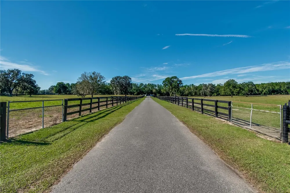 7787 NW 150TH AVENUE Morriston, FL 32668