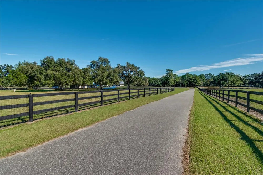 7787 NW 150TH AVENUE Morriston, FL 32668