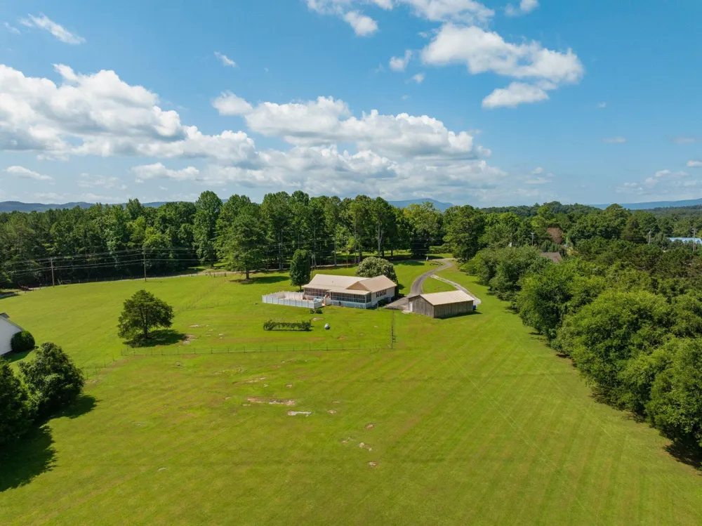 558 Bonds Road Chickamauga, GA 30707