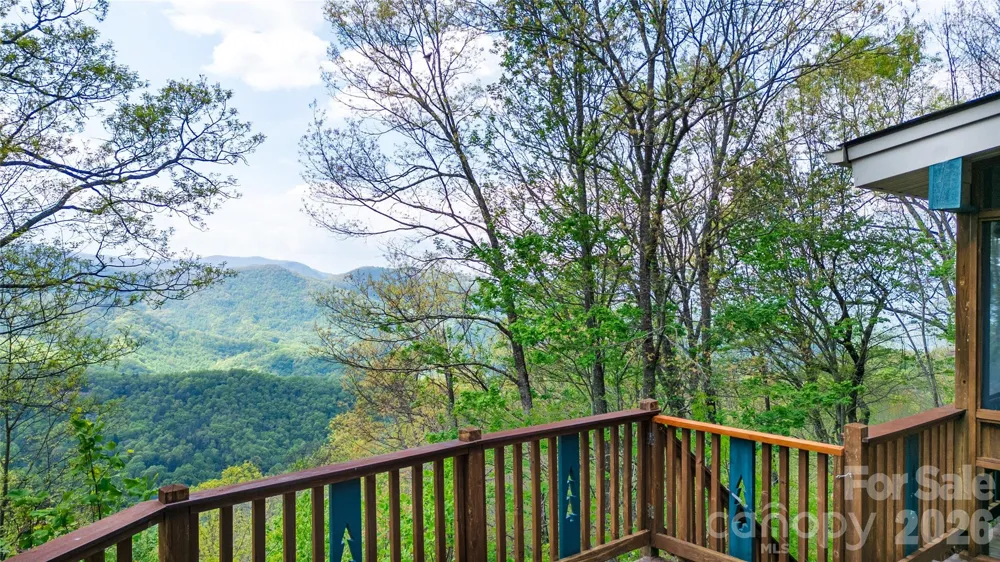 1602 Forest Run Road Whittier, NC 28789
