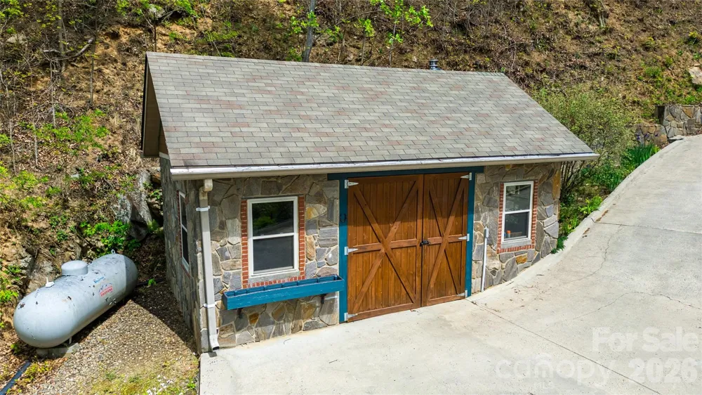 1602 Forest Run Road Whittier, NC 28789