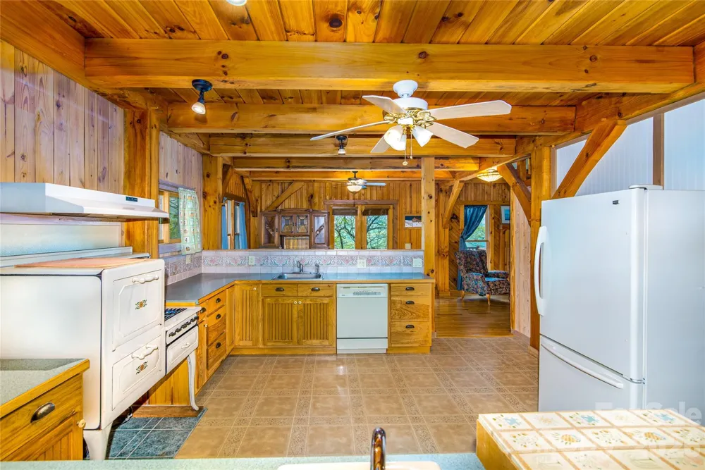 1602 Forest Run Road Whittier, NC 28789