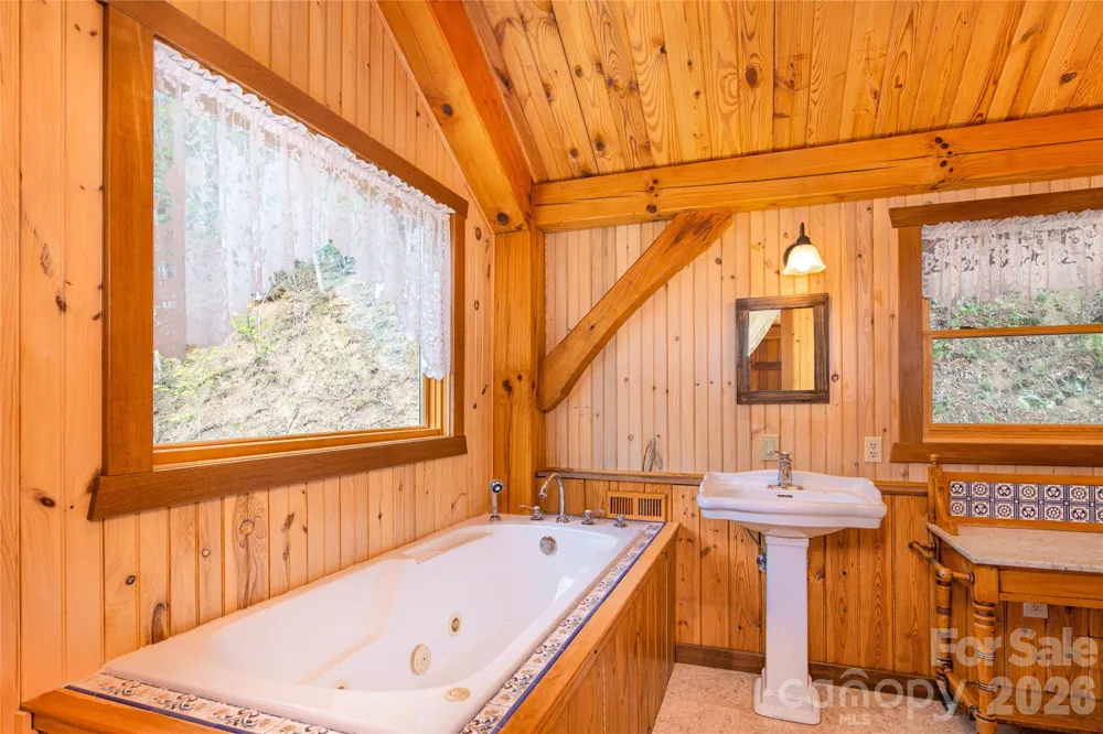 1602 Forest Run Road Whittier, NC 28789