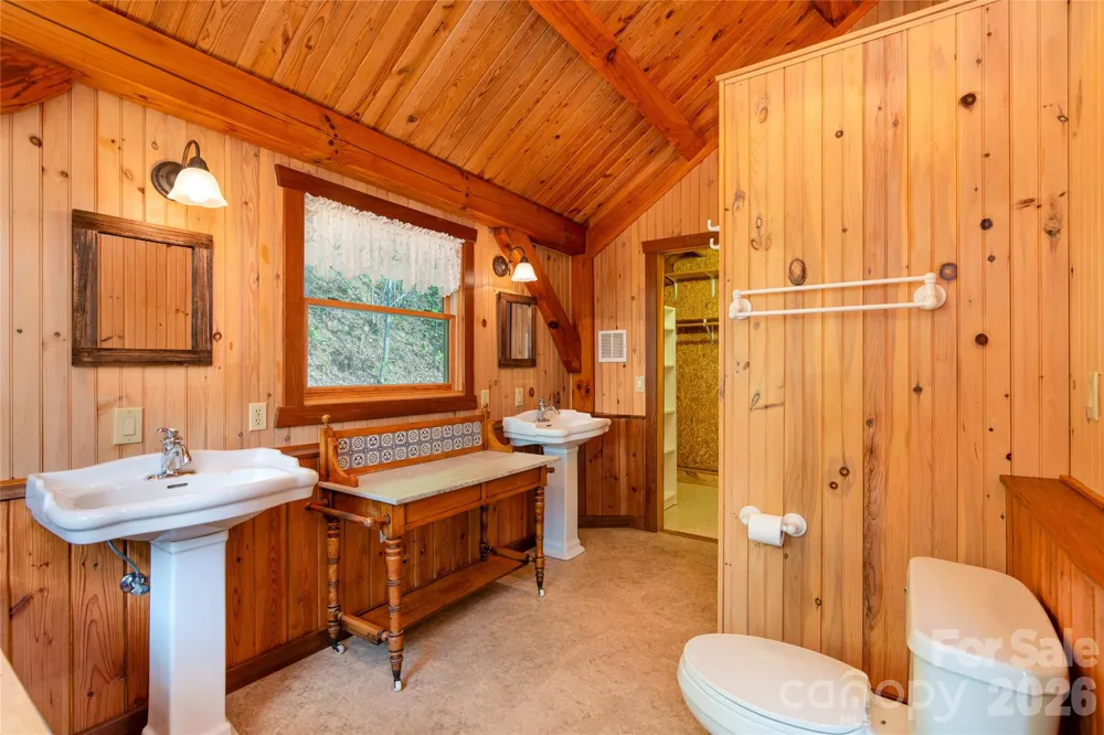1602 Forest Run Road Whittier, NC 28789