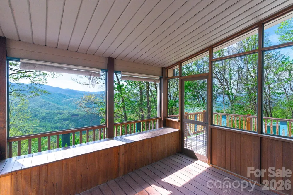 1602 Forest Run Road Whittier, NC 28789