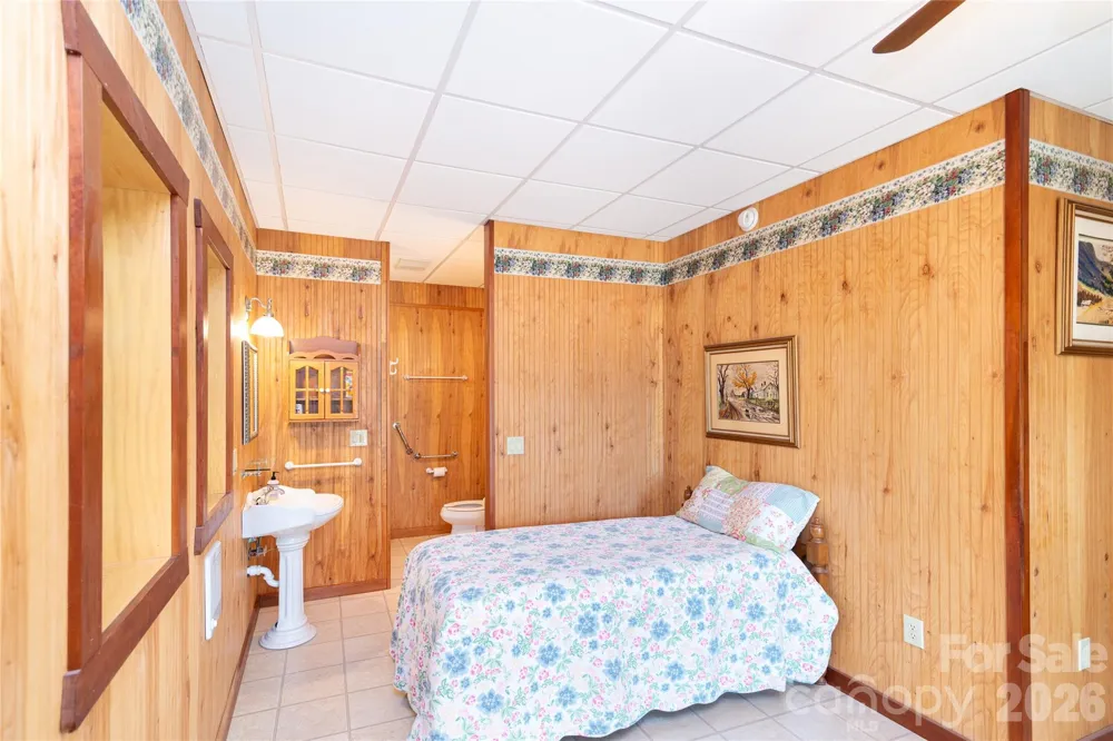 1602 Forest Run Road Whittier, NC 28789