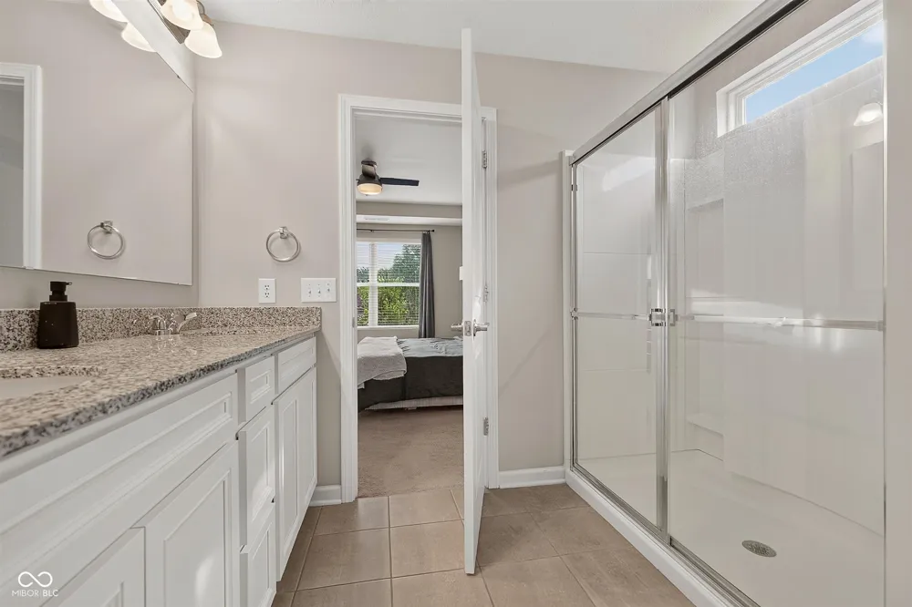6779 Oakcrest Drive McCordsville, IN 46055