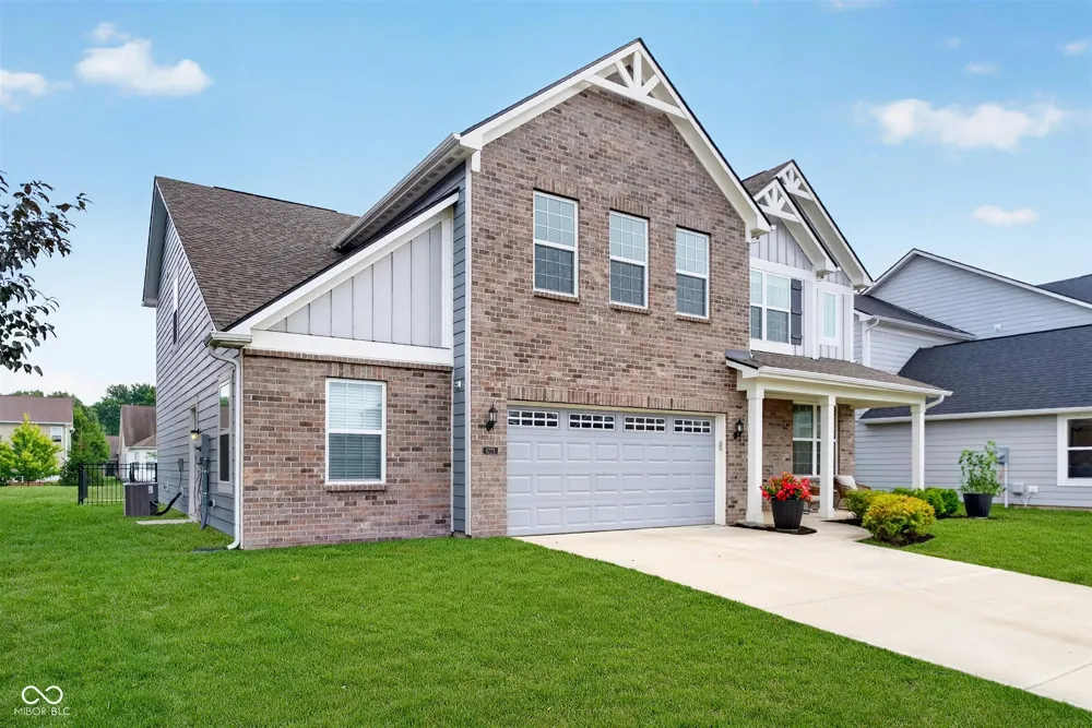 6779 Oakcrest Drive McCordsville, IN 46055