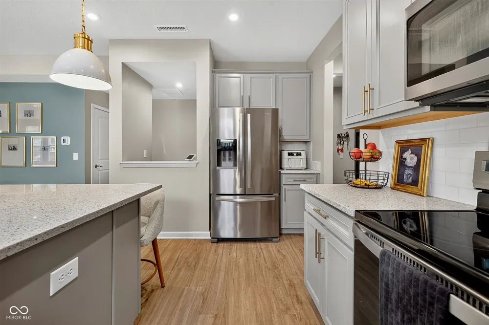 6779 Oakcrest Drive McCordsville, IN 46055