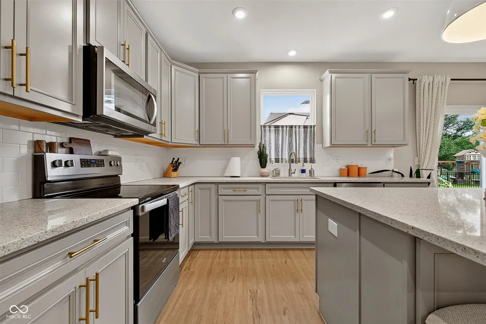 6779 Oakcrest Drive McCordsville, IN 46055