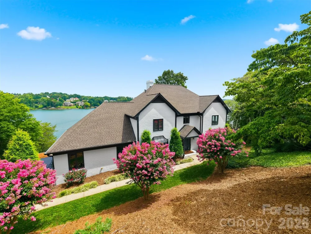 476 44th Avenue Drive NW Hickory, NC 28601