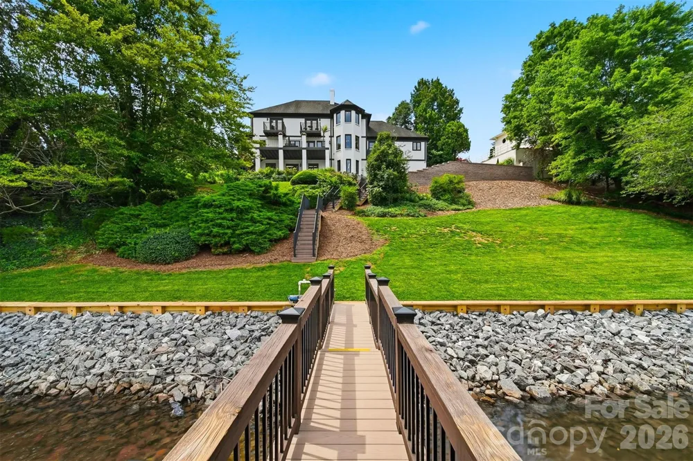 476 44th Avenue Drive NW Hickory, NC 28601