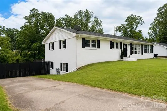 195 Stribling Circle Spartanburg, SC 29301