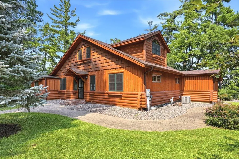 E 5107 750th Avenue Menomonie, WI 54751