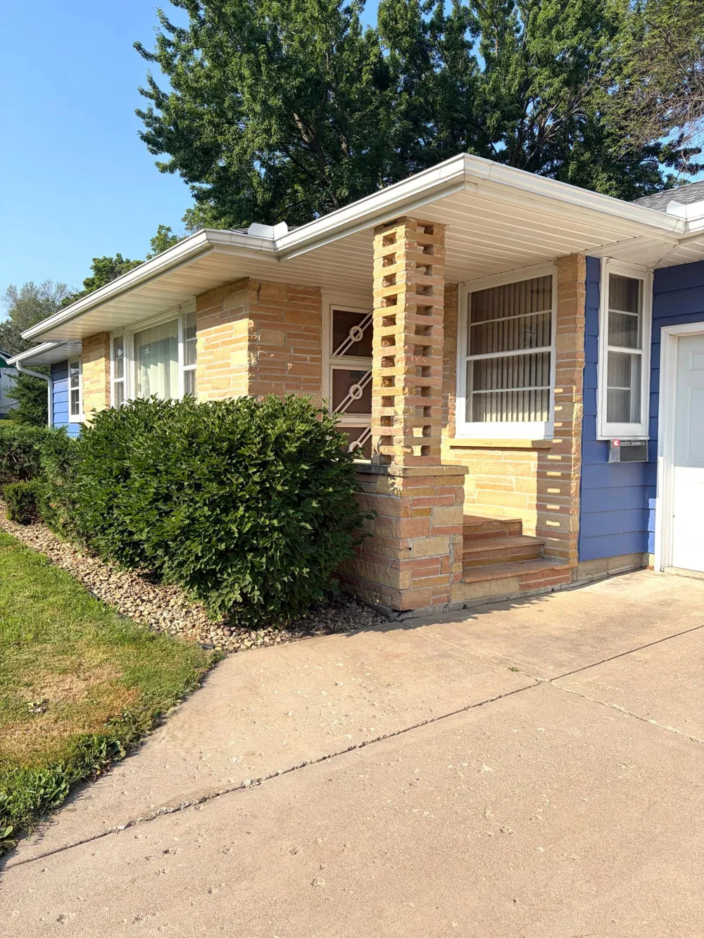 506 1st Avenue SE New Prague, MN 56071