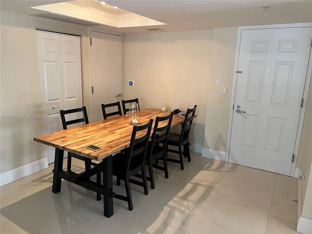 3232 SW 22nd Ter #201 Miami, FL 33145