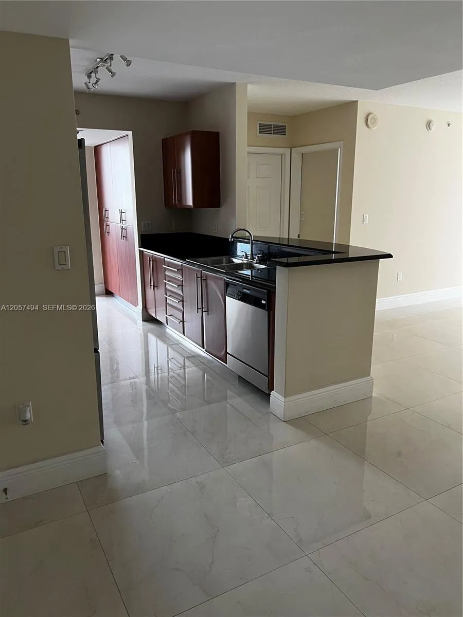 3232 SW 22nd Ter #201 Miami, FL 33145