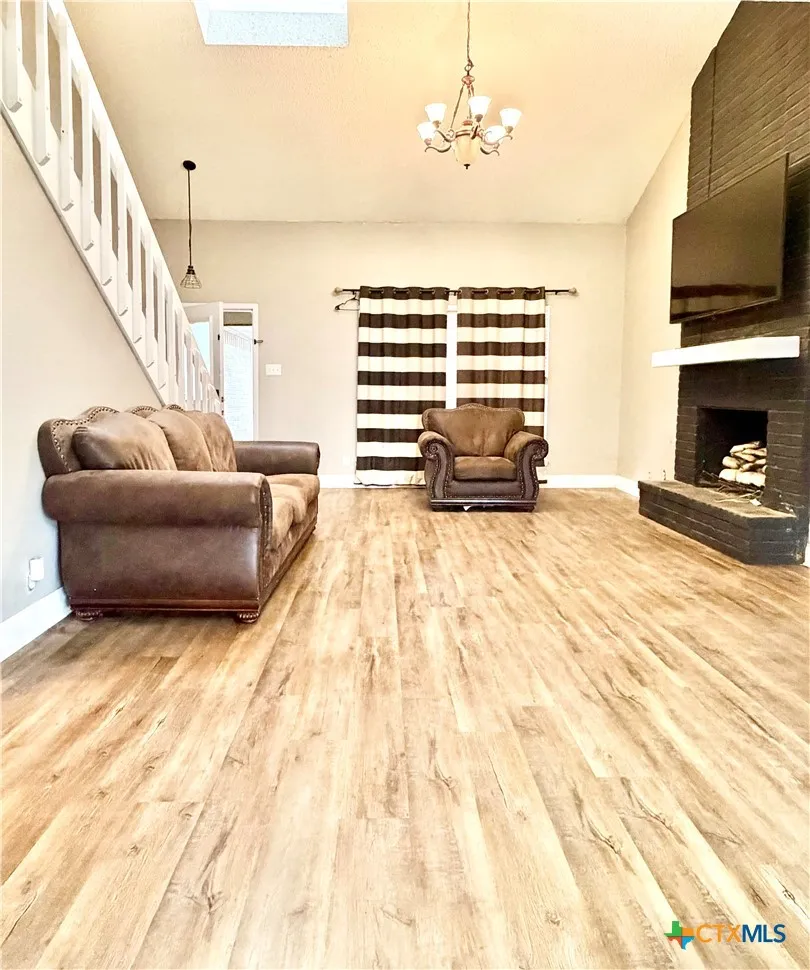 213 Timber Drive Victoria, TX 77904