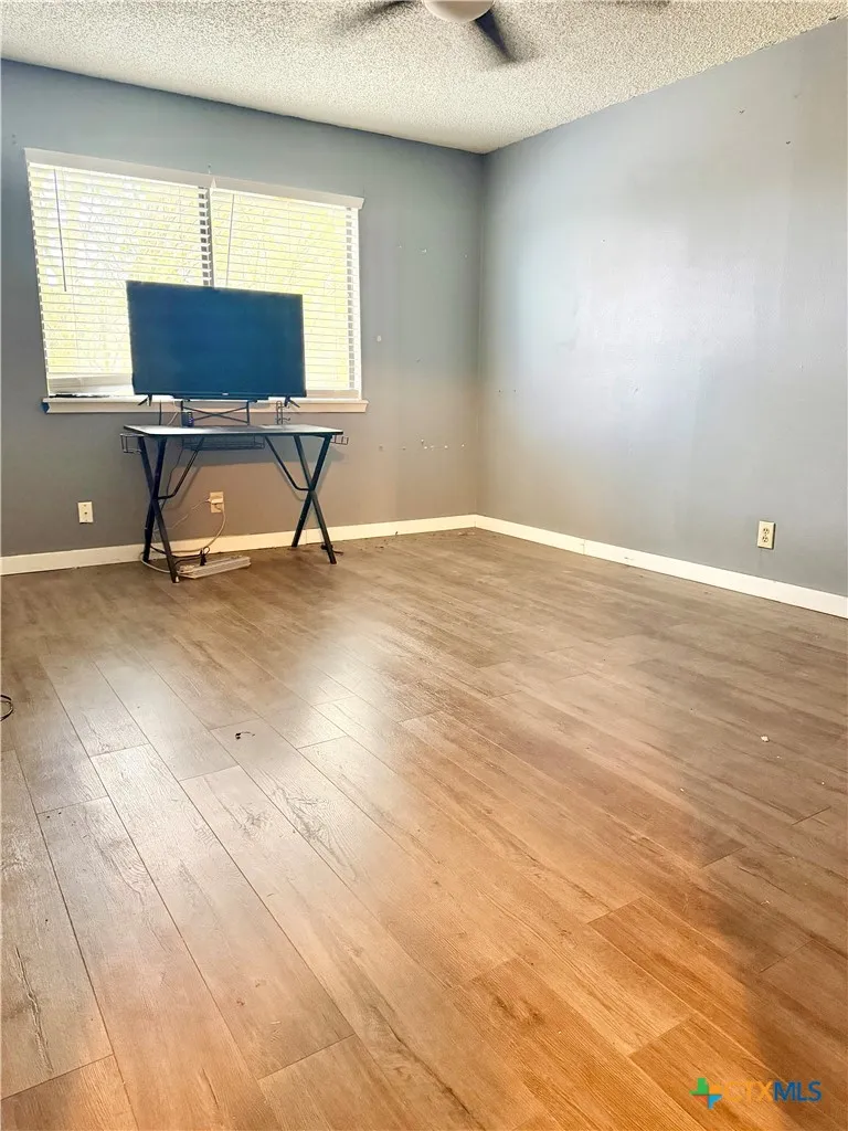 213 Timber Drive Victoria, TX 77904