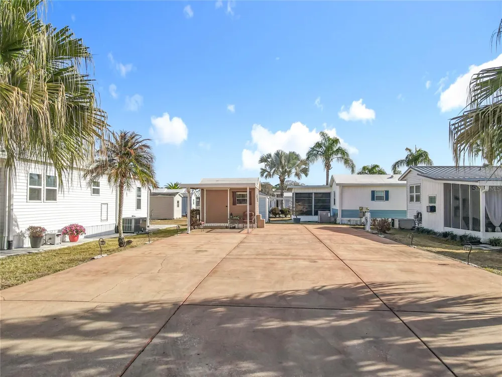450 PINE LOOP Frostproof, FL 33843